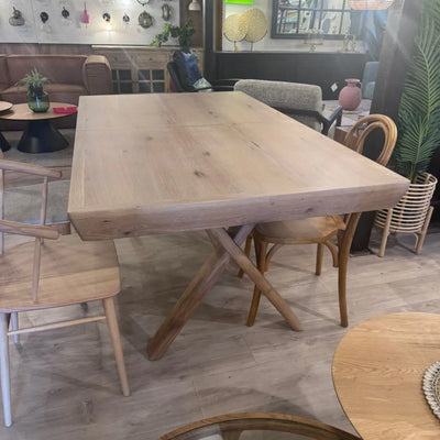 שולחן אוכל דגם טקסי פתיחת פרפר