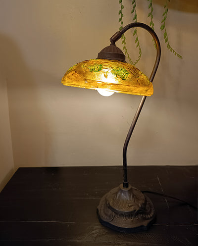 מנורת שולחן ברונזה יחודית