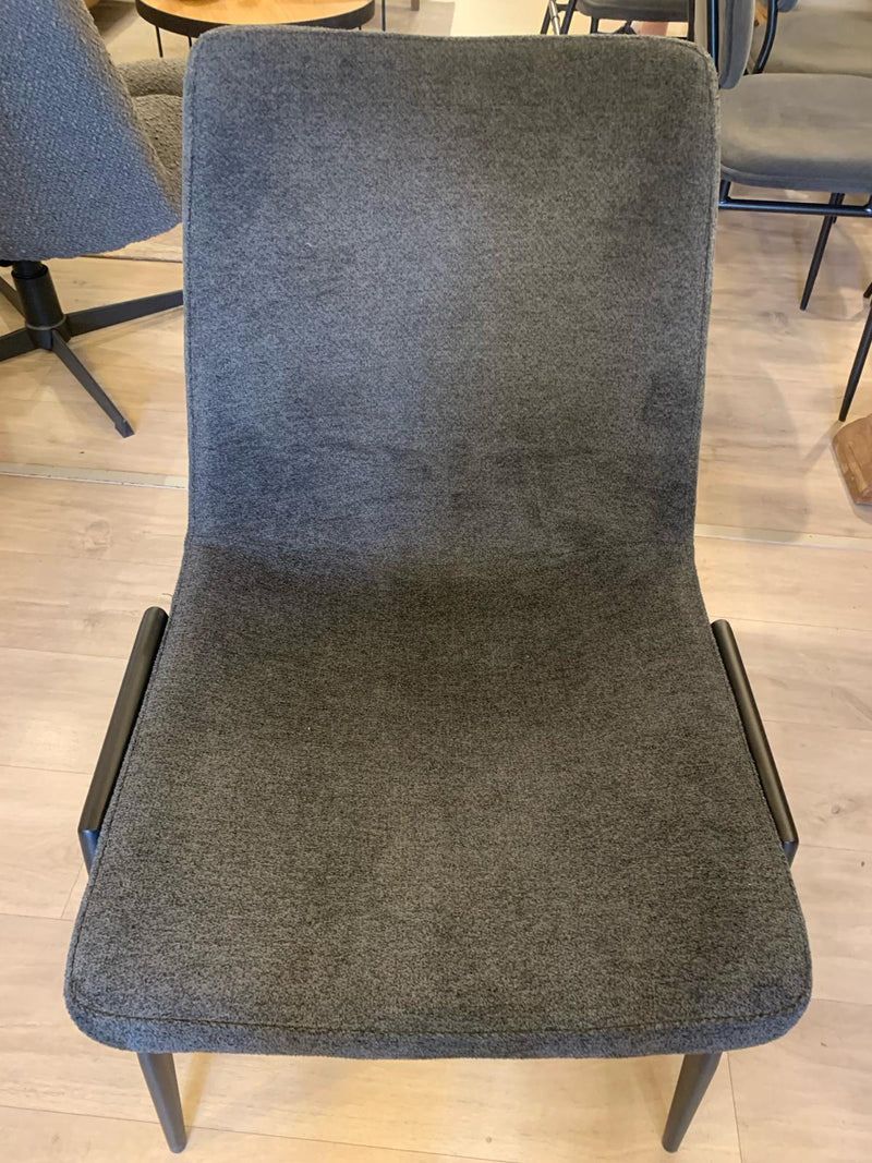 כסא אוכל מרופד דגם קליפטון בד אפור כהה
