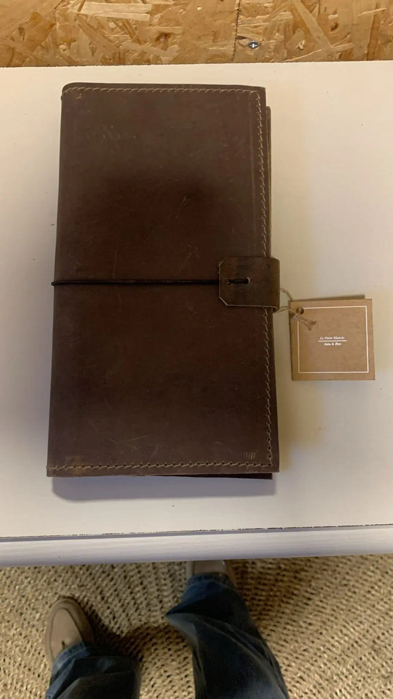 מחברת עור עם דפים ממוחזרים Hootam