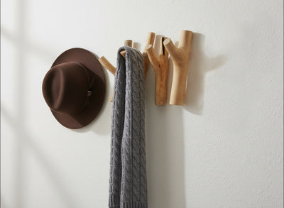 קולב בגדים מיוחד עץ טיק