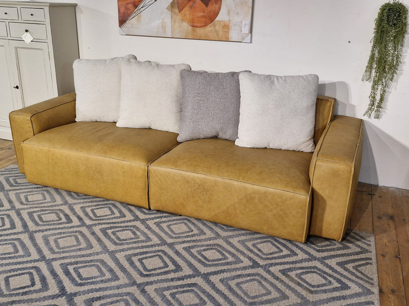 ספה תלת מושבית דגם אמריקה רוחב 256 קוניאק