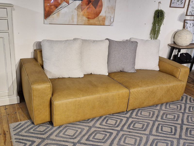 ספה תלת מושבית דגם אמריקה רוחב 256 קוניאק