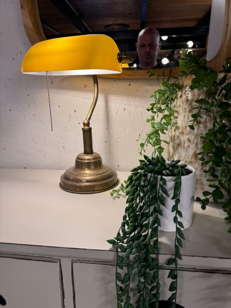 מנורת שולחן  בנקאי דגם טלי צהובה Hootam