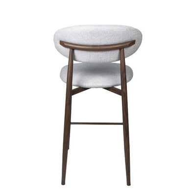 כסא בר דגם ניק גוף אלומניום בגוון אגוז מרופד בז