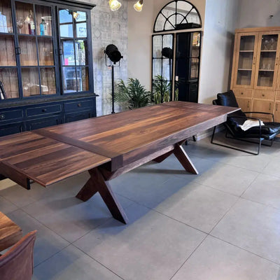 שולחן אוכל יוגב עם פתיחות Hootam