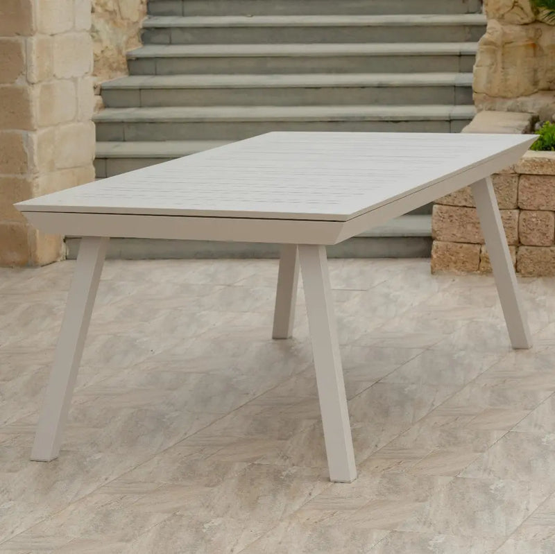 שולחן דגם נתן M בז Hootam