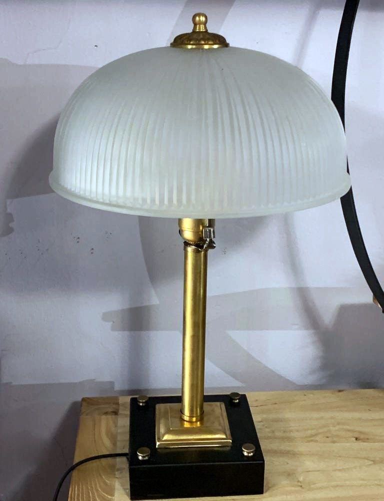 מנורת שולחן דגם מרווה