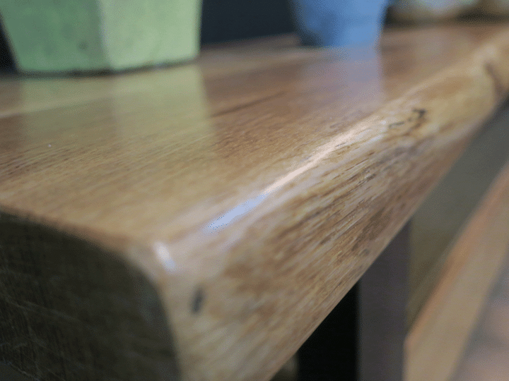 שולחן סלון מעץ משולב ברזל