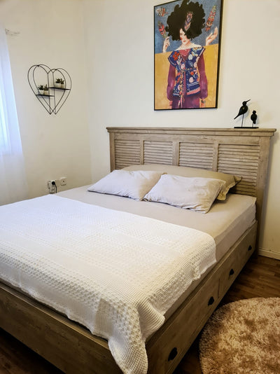 מיטה  מעץ מלא דגם פריז