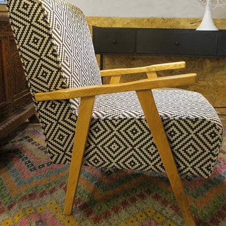 כורסא מעוצבת דגם סבתא לאונרד כהן